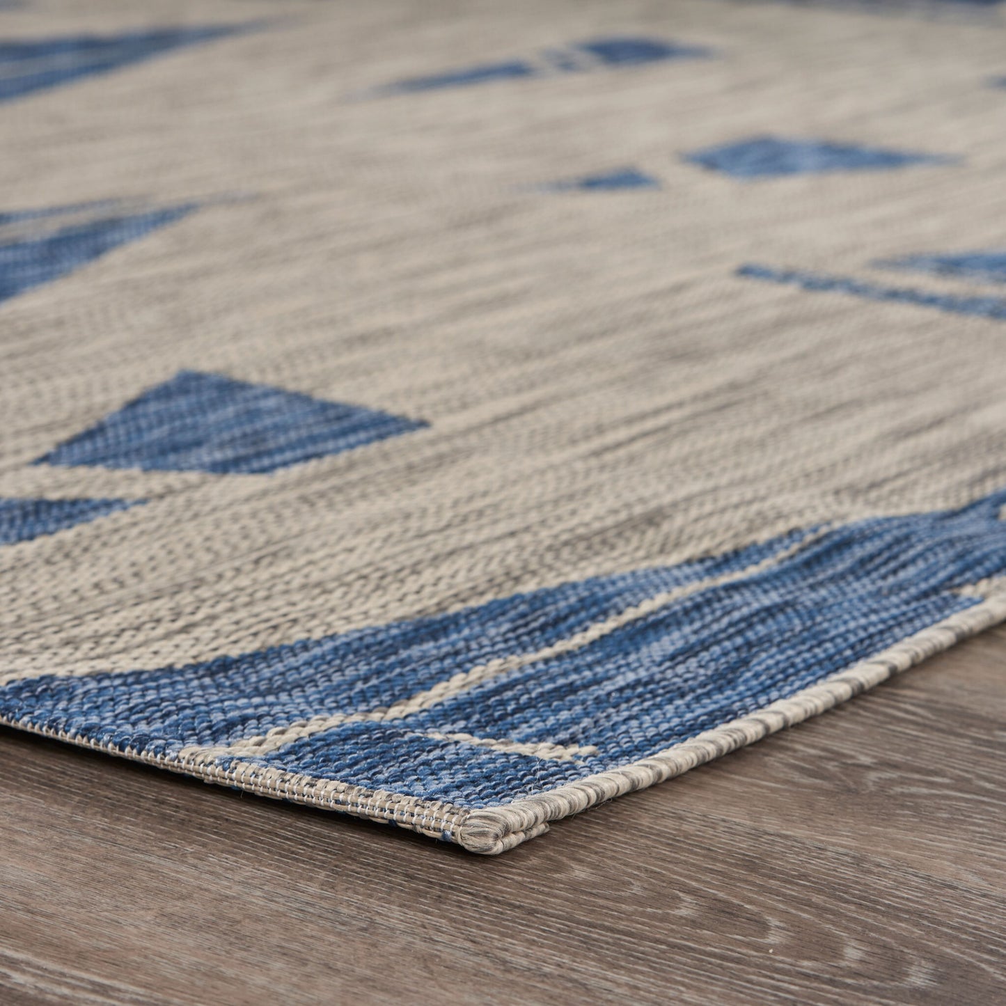 5' x 7' Gray Sailboat Indoor Outdoor Area Rug