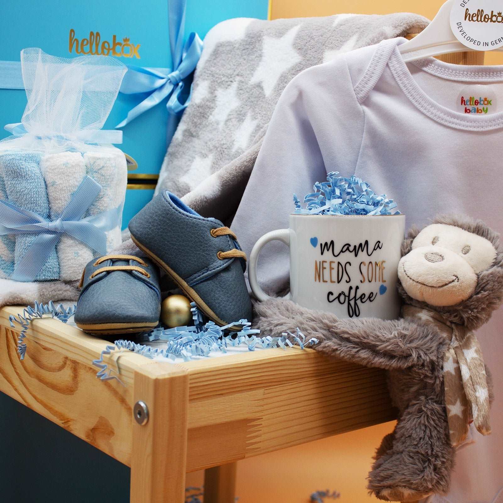 PERFECT GIFTS FOR NEWBORN IN NOBLE PACKAGING - The baby starter kit offers a little bit of everything. A cuddly blanket, cuddly bunny, washcloth, first running shoes, baby body and a cup for mom. The baby stuff for bath, bedtime and playtime is a sensible alternative with the baby storage box. The box is hand wrapped and elegantly created with love.