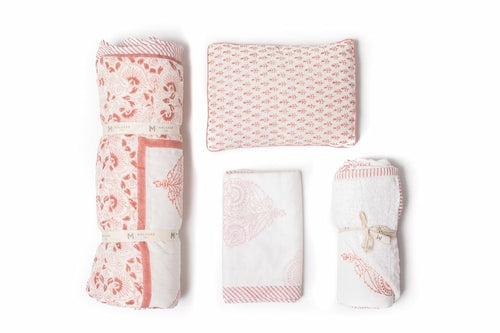 Going Home Newborn Bed + Bath Gift Set